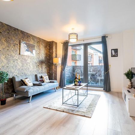 Caliber Stays Birmingham Bliss - Medusa Suite Apartments - Central 2-Bed Retreat - City Attractions, Sleeps 4, Free Netflix, Nearby Parking & Close Proximity - Bullring, Grand Central, The Cube - 5 Minutes Walk Buitenkant foto