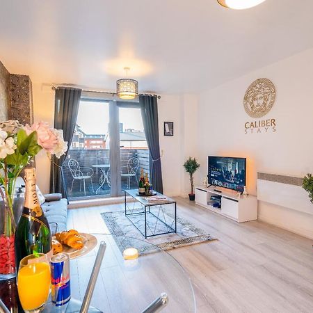 Caliber Stays Birmingham Bliss - Medusa Suite Apartments - Central 2-Bed Retreat - City Attractions, Sleeps 4, Free Netflix, Nearby Parking & Close Proximity - Bullring, Grand Central, The Cube - 5 Minutes Walk Buitenkant foto